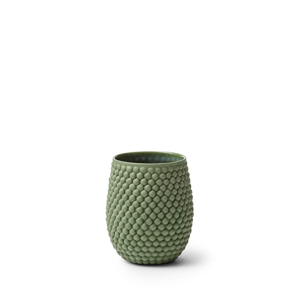 Håndlavet keramik kopper i farven grøn med en mat glasur og bobler på overfladen. Kan anvendes både som kaffekrus og tekopper