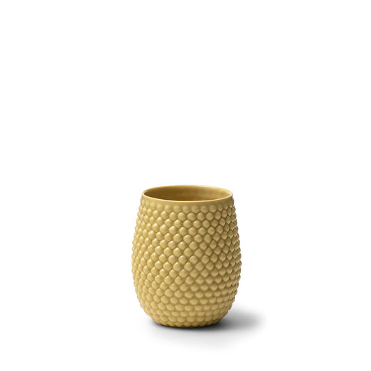 Håndlavet keramik krus i farven gul med en blank glasur og bobler på overfladen. God både som kaffekop og tekrus