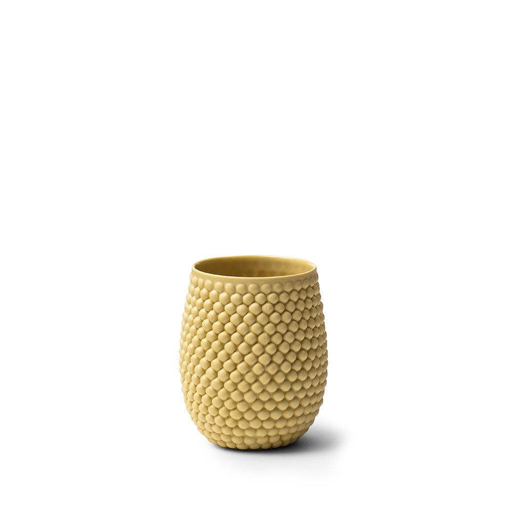 Håndlavet keramik kopper i farven gul med en mat glasur og bobler på overfladen. Kan anvendes både som kaffekrus og tekopper