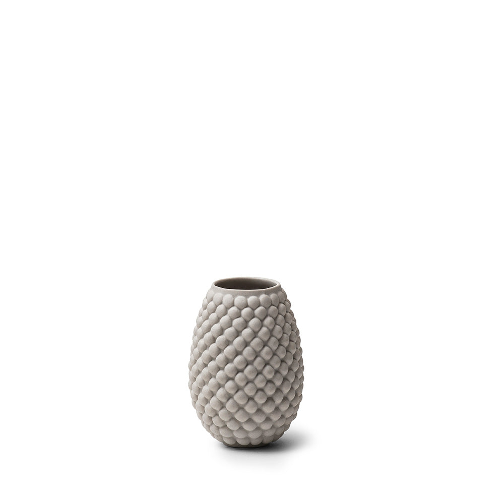 Keramik vase med bobler i mat beige, 8,5cm høj, håndlavet og designet af Louise Heisel