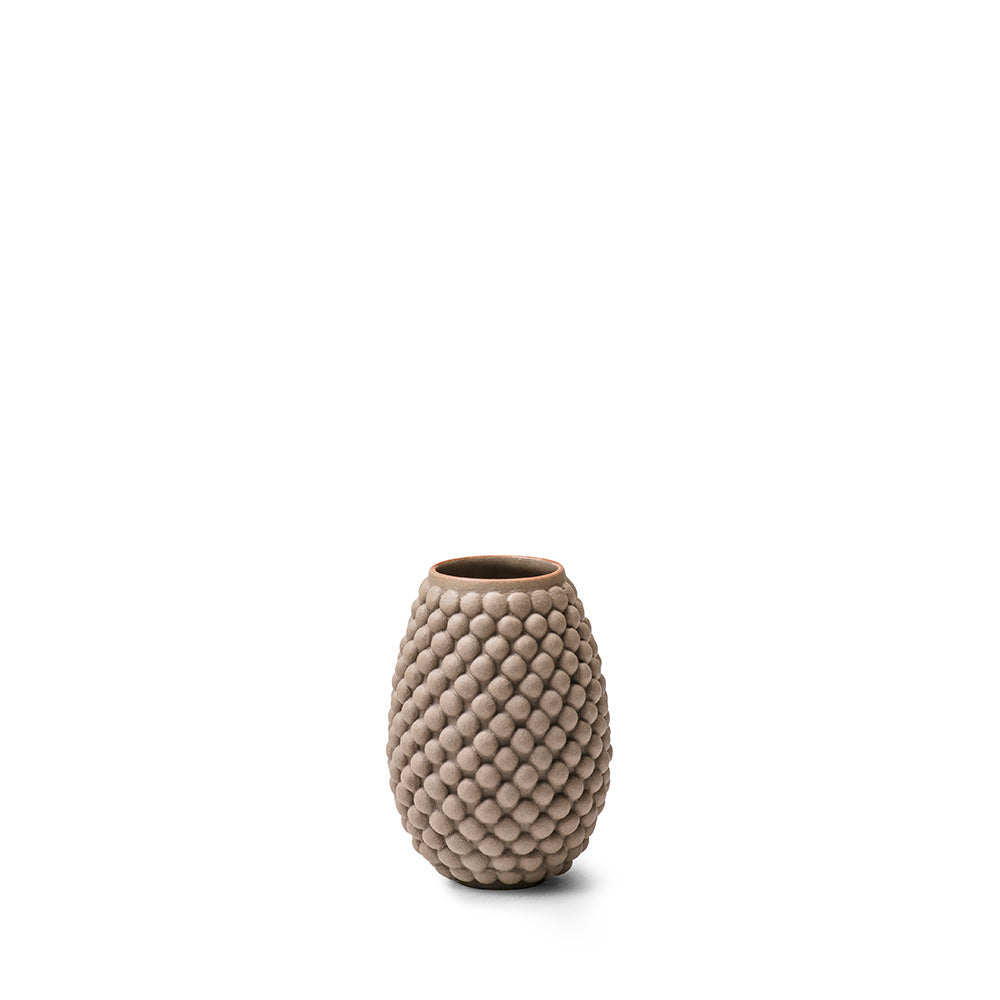 Brun vase med bobler, mat, 8,5 cm høj, håndlavet og designet af Louise Heisel