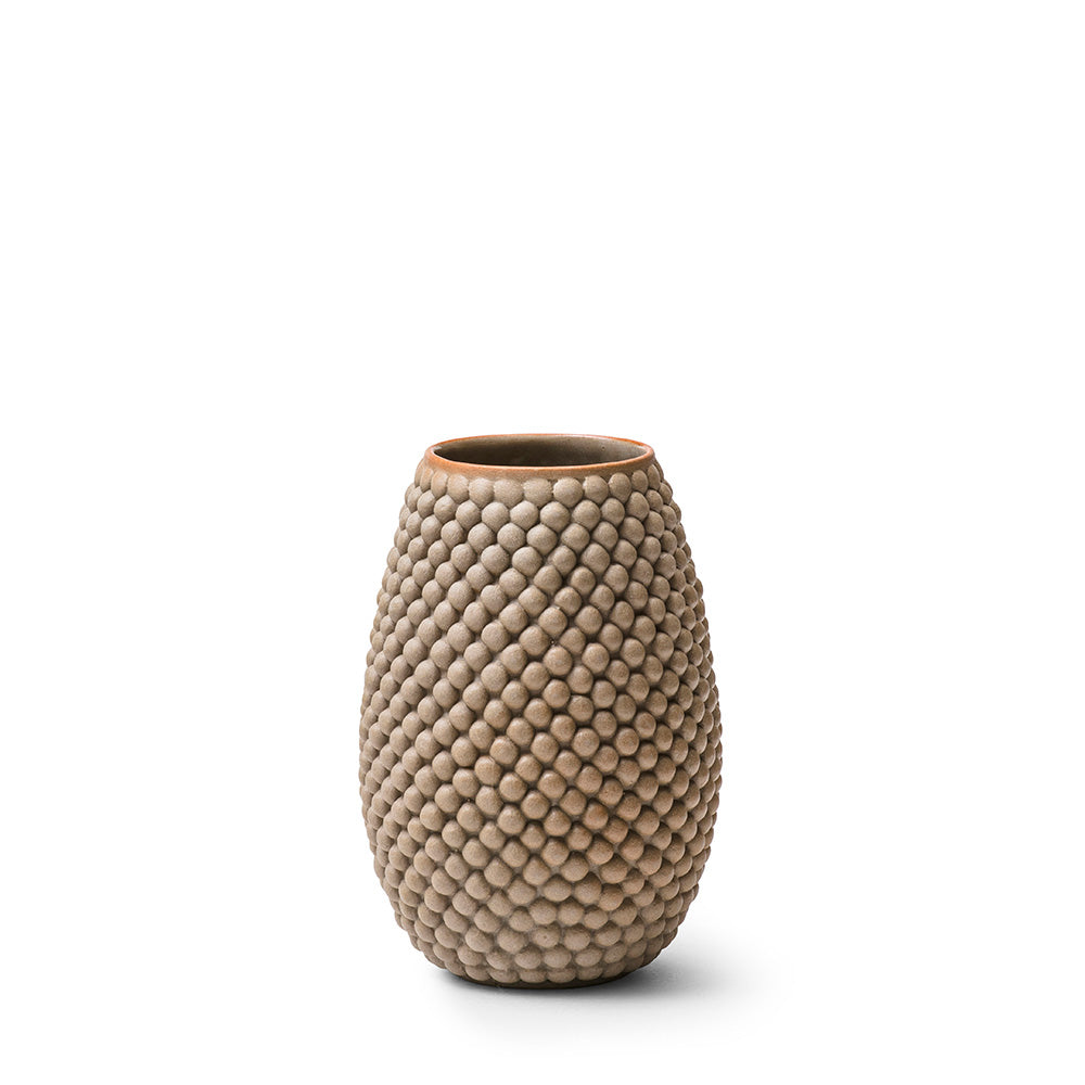 Brun vase med bobler, mat, 13 cm høj, håndlavet og designet af Louise Heisel